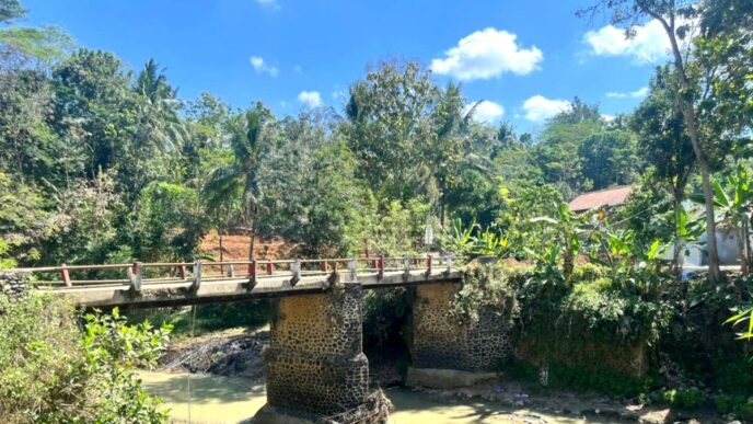 Sungai Kalisapi Tercemar Limbah Pencucian Pasir