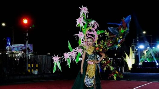 Tampil Memukau dengan Kostum Kreatif