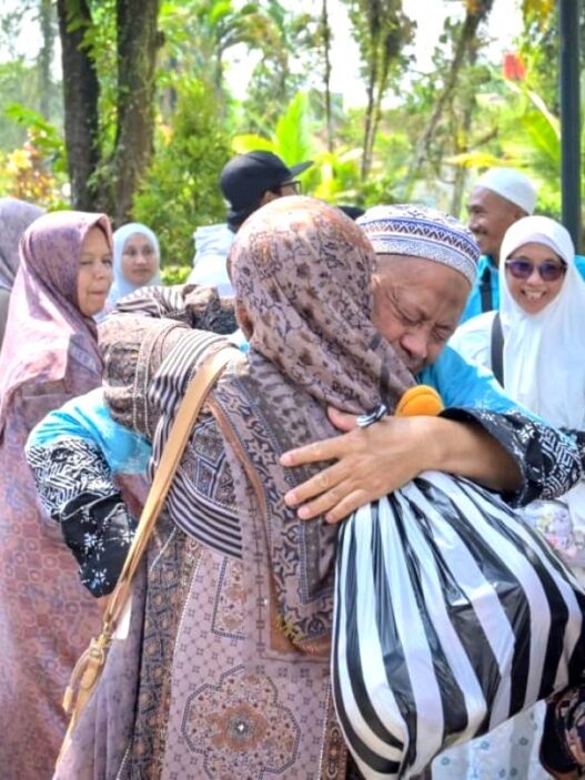 Tangis Bahagia Iringi Kepulangan Jemaah Haji
