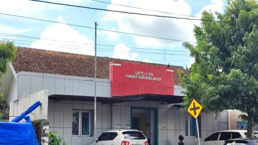 Tiga Anak Diduga Ditelantarkan