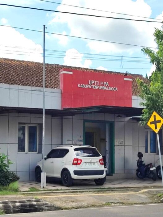 Tiga Anak Diduga Ditelantarkan