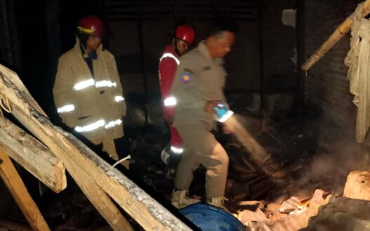Tinggalkan Tungku Usai Masak, Rumah Terbakar