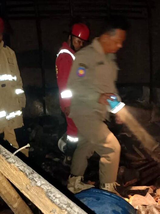 Tinggalkan Tungku Usai Masak, Rumah Terbakar