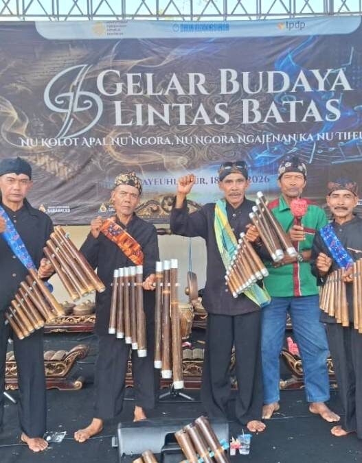 Warga Dayeuhluhur Gelar Pesta Budaya Lintas Generasi