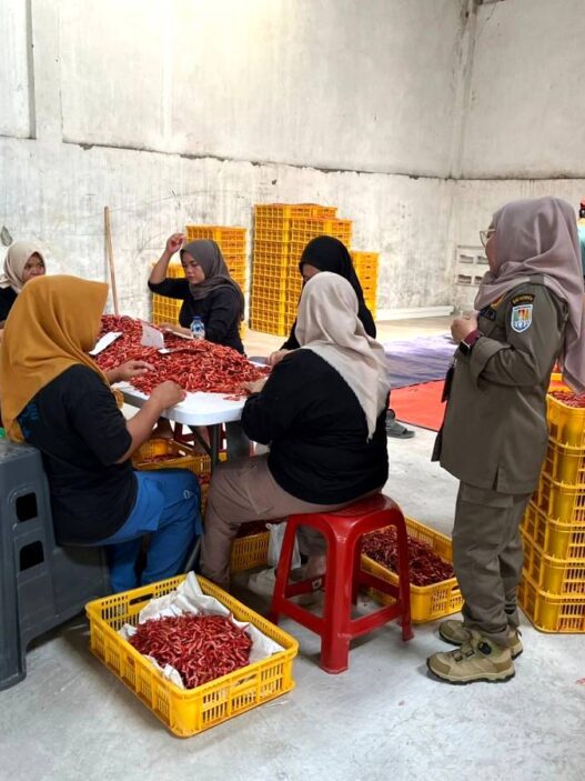 Warga Donan Keluhkan Bau Menyengat