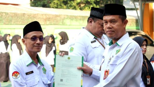 10 ASN Kemenag Naik Pangkat