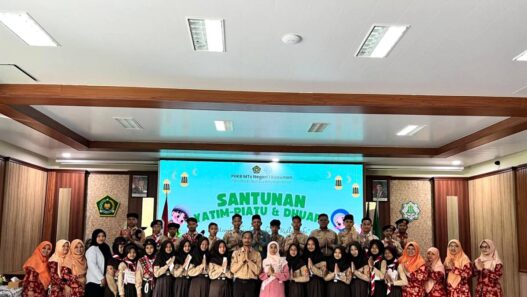 33 Anak Yatim Dapat Santunan