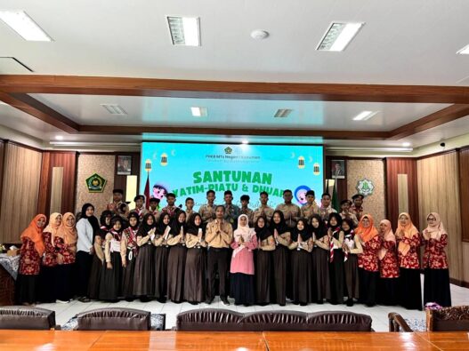 33 Anak Yatim Dapat Santunan