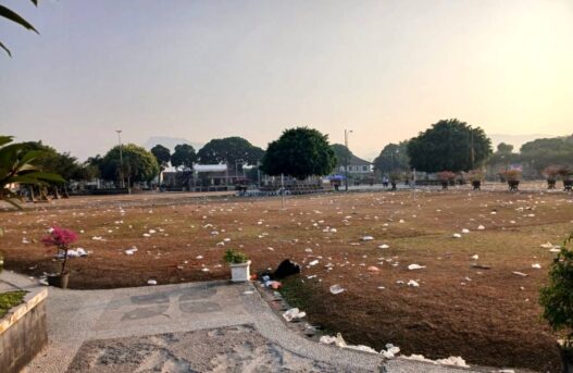 Alun alun Dipenuhi Sampah usai BCC