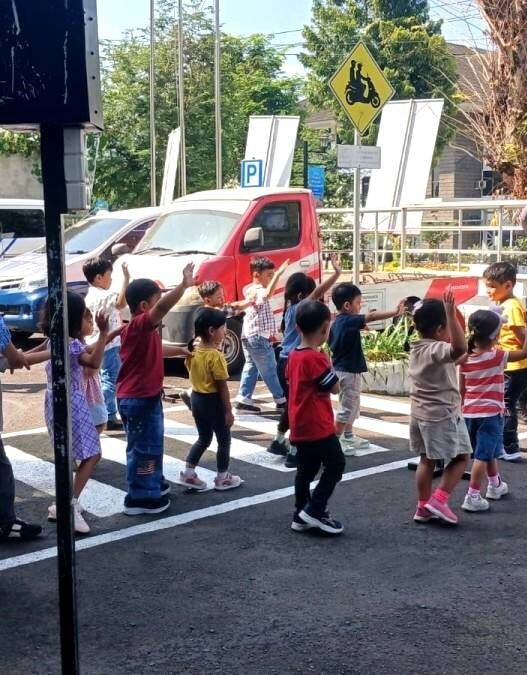 AMY Edukasi Keselamatan Berkendara Sejak Dini
