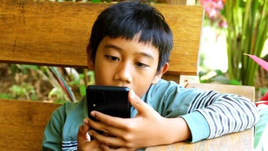 Anak anak Masih Akali Batas Usia