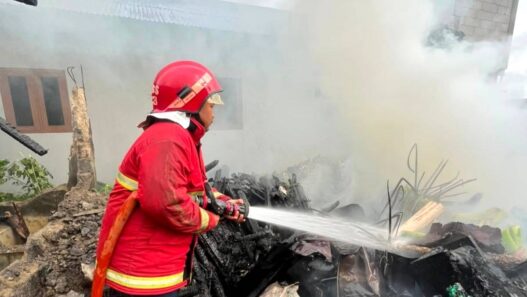 Api Tungku Tak Padam, Rumah Ludes Terbakar
