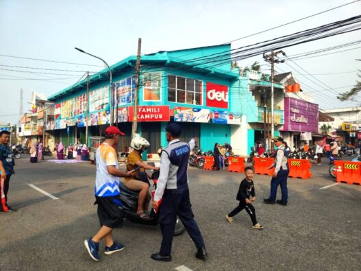 Banyak Kendaraan Terobos CFD