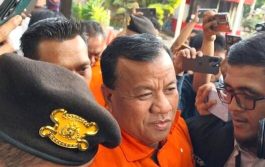 Bupati Kuansing Ditahan KPK