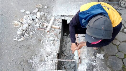Damkar Dilibatkan Atasi Drainase Mampet