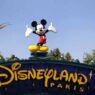 Disneyland Hentikan Operasional Wahana Outdoor