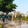 DLH dan Pedagang Bersihkan Alun alun Purwokerto