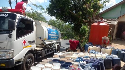 Dropping Air Bersih Tembus 1,5 Juta Liter