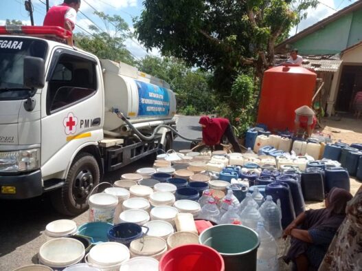 Dropping Air Bersih Tembus 1,5 Juta Liter