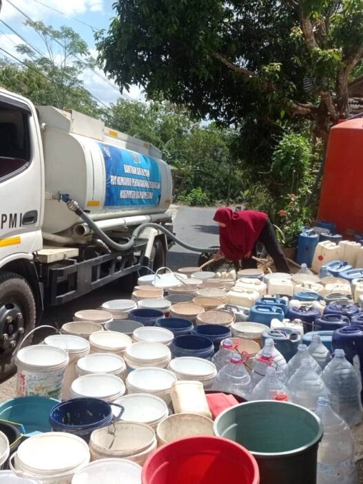 Dropping Air Bersih Tembus 1,5 Juta Liter