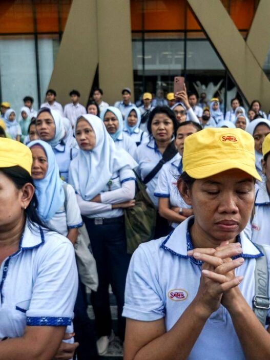 Ekonomi Tumbuh tapi PHK Bertambah