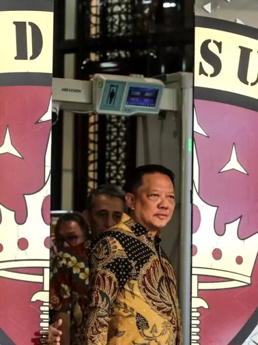 Eks Jampidsus Febrie Jadi Tersangka