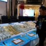 Emas Hingga Uang Miliaran Mulai Diserahkan