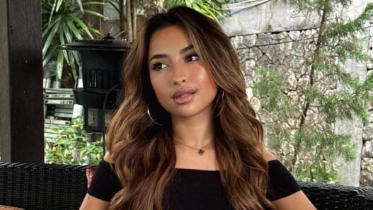 Fakta Dibalik Kalung Mewah Jennifer Coppen