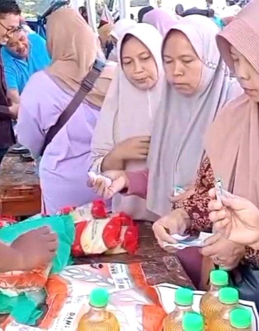 Gerakan Pangan Murah Diserbu Warga Kesenet
