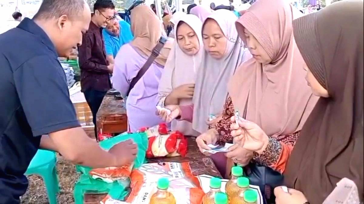 Gerakan Pangan Murah Diserbu Warga Kesenet
