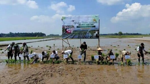 Gerakan Tanam Serempak di Cilacap