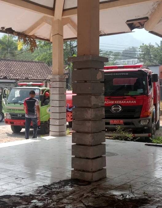 Gudang Eks Kantor Kecamatan Karangsambung Terbakar