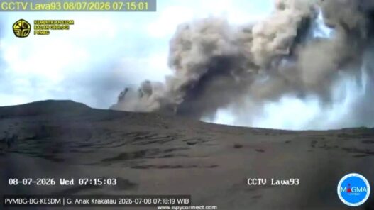 Gunung Anak Krakatau Masih Berstatus Siaga