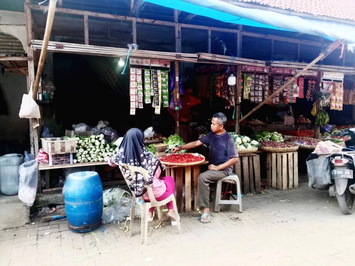 Harga Bahan Pokok di Pasar Majenang Turun