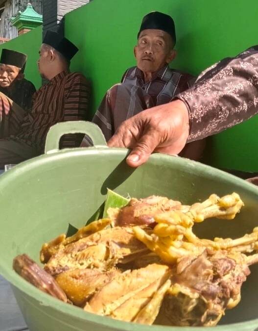 Ingkung Kepala Dusun Warnai Memetri Bumi