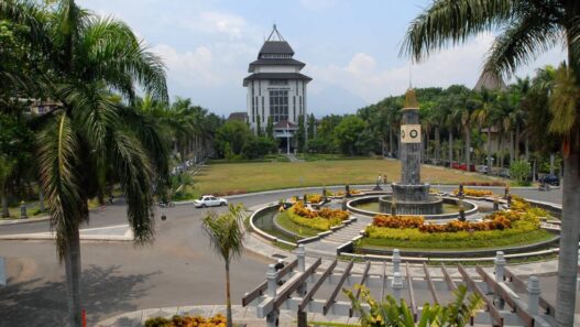 Intip Kisaran Gaji Lulusan UB