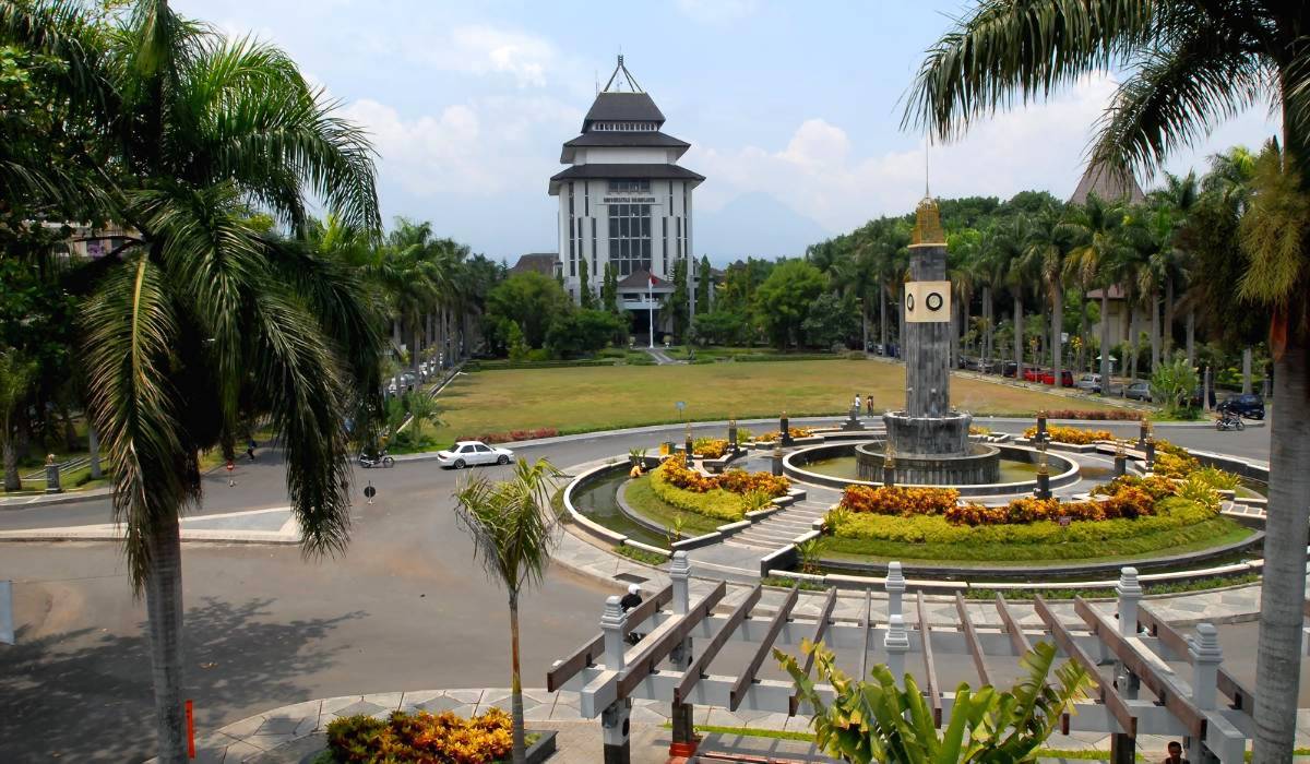 Intip Kisaran Gaji Lulusan UB