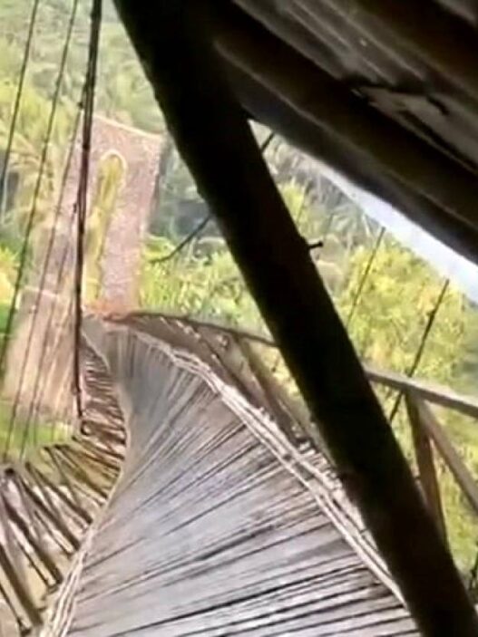 Jembatan Gantung Purwonegoro–Kincang Ambruk
