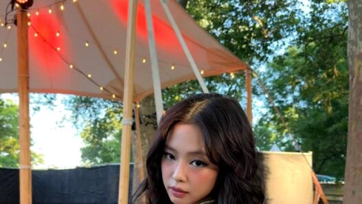 Jennie Less than a Lover Kuasai Chart Global