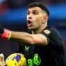 Juventus Kejar Emiliano Martinez