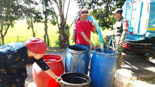 Kemarau Bikin Sumur Makin Asin