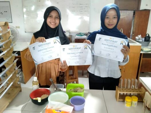 Kepekaan Melihat Limbah Berujung Prestasi