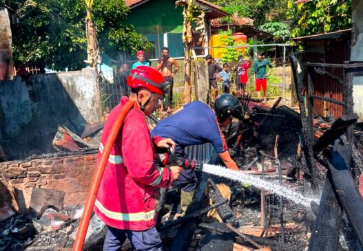 Korsleting Listrik, Rumah Ludes Terbakar