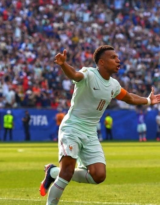 Kylian Mbappe Samai Rekor Messi