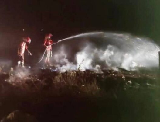 Lahan di Kawasan TPA di Gumilir Terbakar