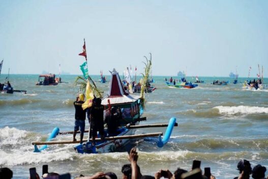 Larung Jolen Masih Jadi Magnet
