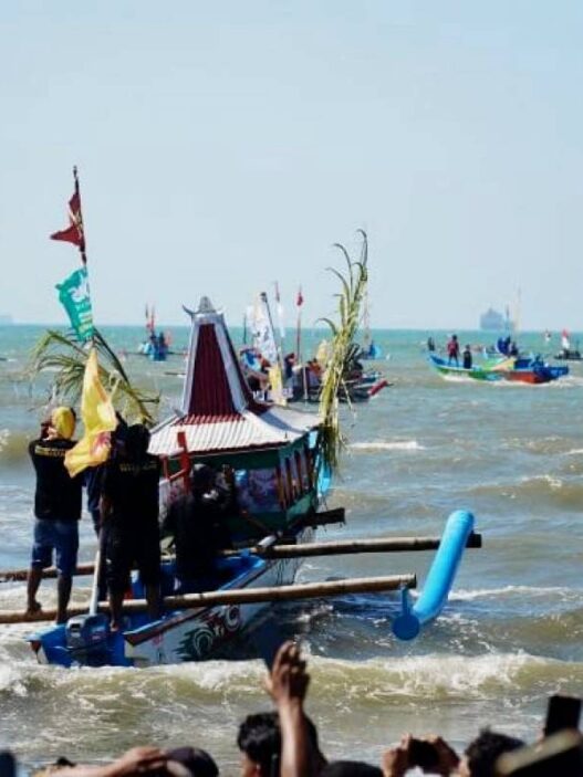 Larung Jolen Masih Jadi Magnet