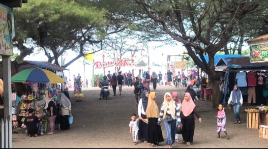 Libur Sekolah Angkat Kunjungan Pantai Mliwis