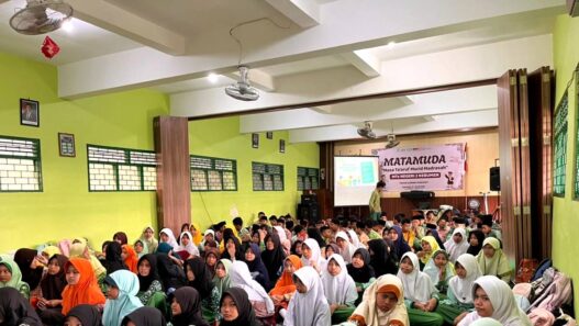 MAN 1 dan MTsN 2 Edukasi “Pilah Sampah”