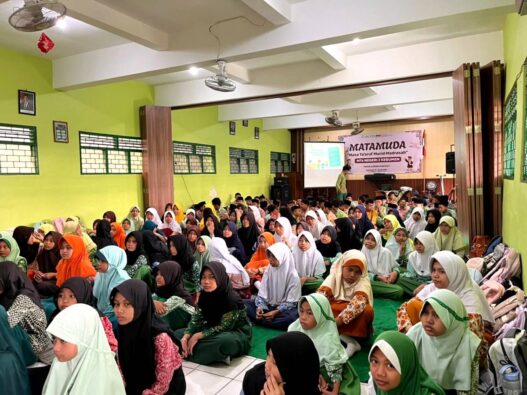 MAN 1 dan MTsN 2 Edukasi “Pilah Sampah”